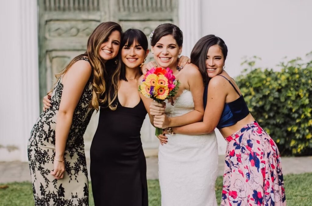 Novios durante sesión de fotografía profesional para bodas en Lima
