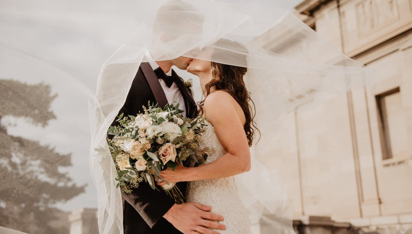 Fotos que no pueden faltar en tu boda durante la ceremonia y celebración